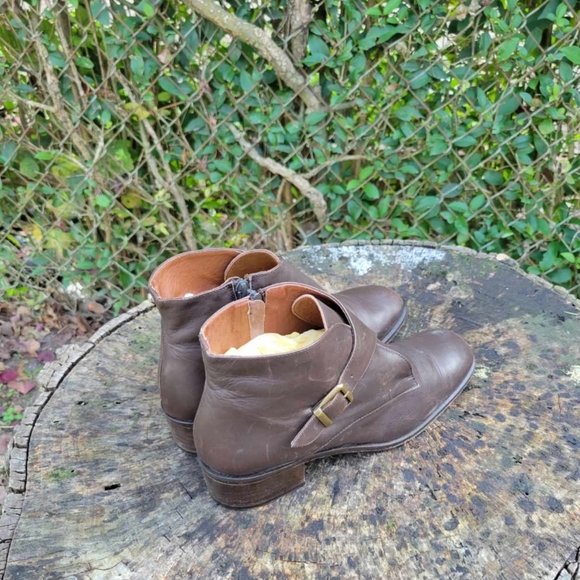 Women Vintage Brown Short Ankle Booties By Talbots Size 7M/Women Leather Boots/ - Picture 9 of 10